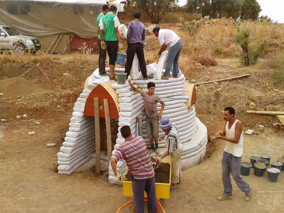 Dome seedbed in superadobe